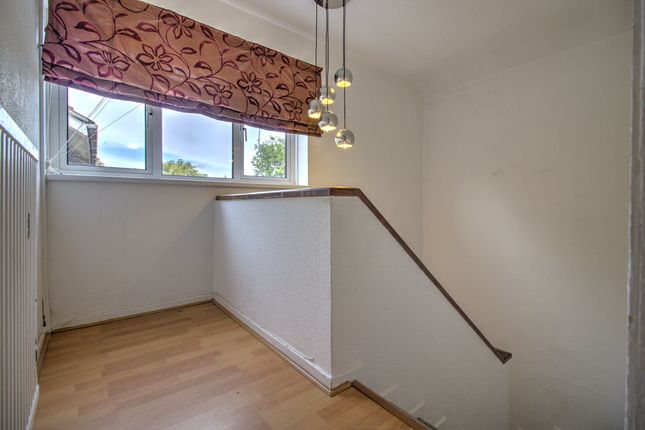 23, Titmus Drive, Crawley photo 5