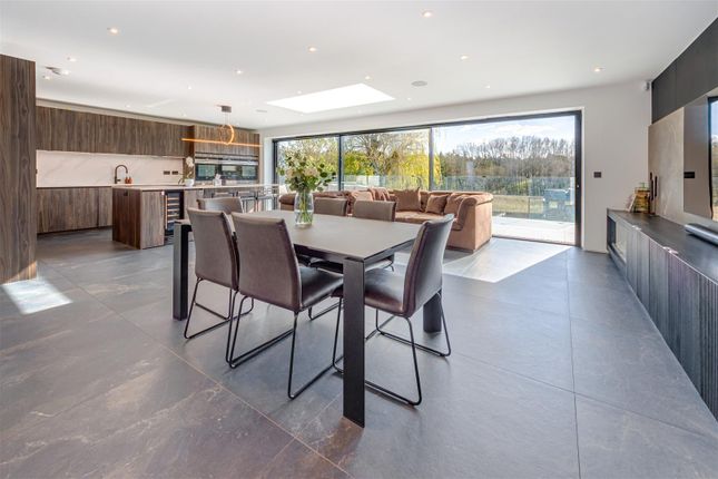 121, Newberries Avenue, Radlett photo 4