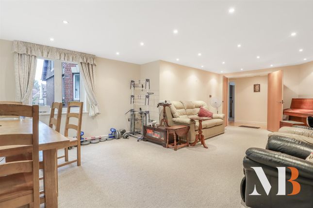 6, Earlsdon Avenue South, Coventry photo 3