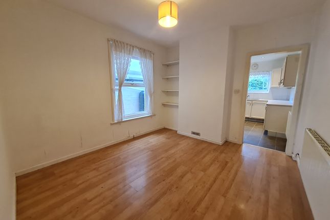 13, East Cowes photo 5