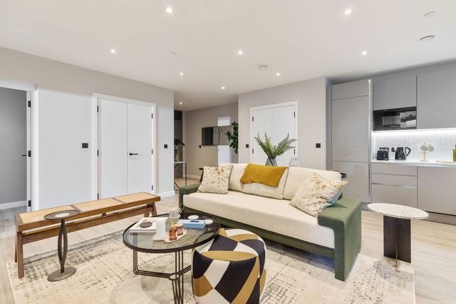Thumbnail Flat for sale in Stamford Road, London