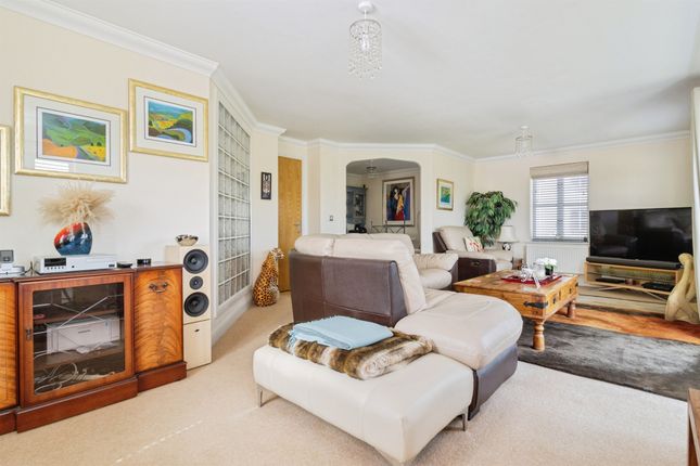Flat 5, Transom Place, Trinity Way, Minehead photo 2