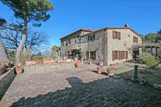 Villa for sale in Gaiole In Chianti, Siena, Tuscany