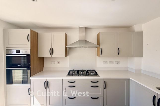 81, Holmwood Way, Angmering photo 4