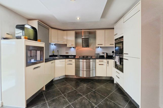 4, Ernest Egerton Close, Tunstall photo 4