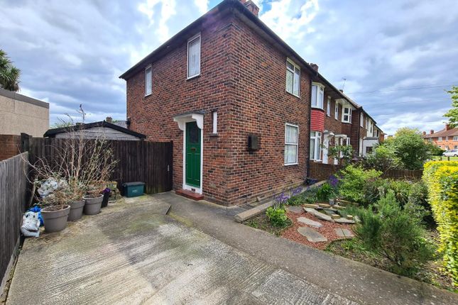 Thumbnail End terrace house for sale in Middleton Road, Carshalton