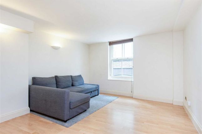 Flat for sale in Middlesex Street, London