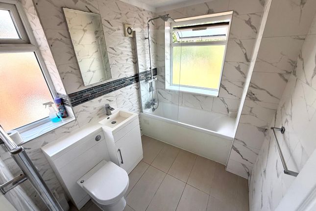9, Hillbourne Close, Hayes photo 5