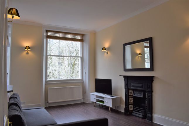 Thumbnail Flat to rent in Queens Gardens, Bayswater