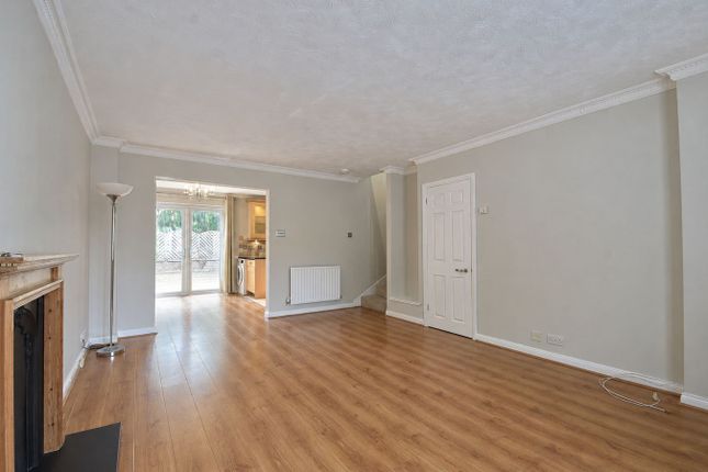 18, Rosslyn Park, Weybridge photo 5