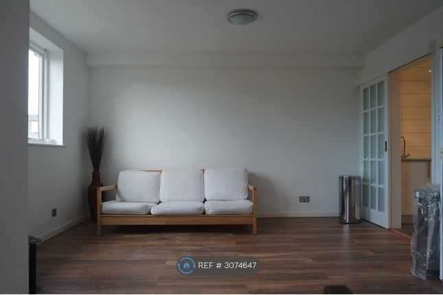 Flat, Harton Lodge Harton Street, London photo 2