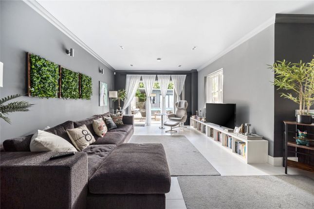 Thornfield, 8, Lynne Walk, Esher photo 2