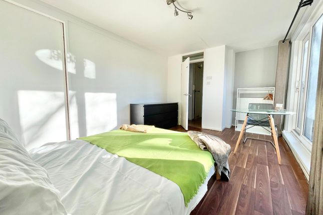 Room 1, 52 Berkeley Walk, London photo 2