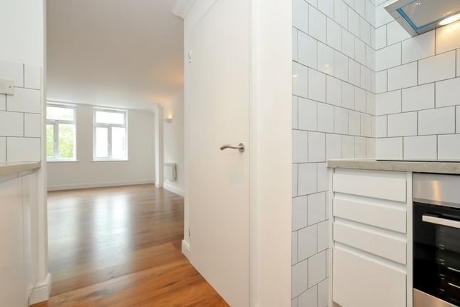 Flat 42, Abney Park Court, 230, Stoke Newington High Street, Stoke Newington photo 4