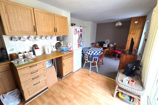 26, Birklands Avenue, Ollerton photo 2