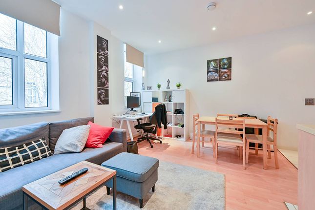 1-bed flat on Bromyard House, East Acton, £275,000