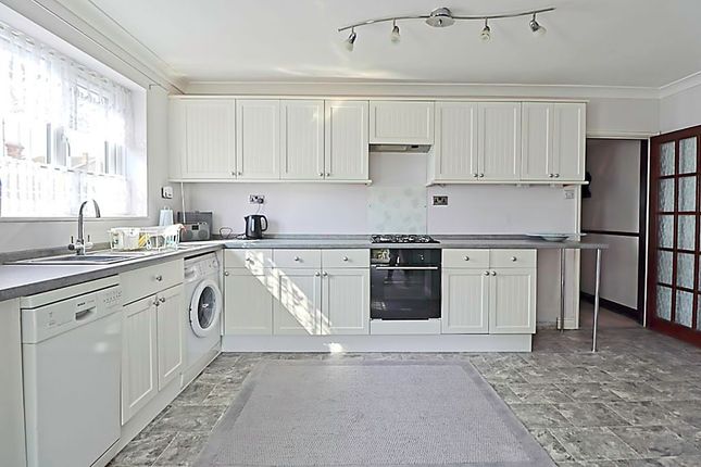 407, High Road, South Benfleet photo 2