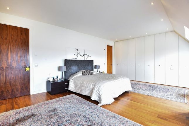 9 PARKLANDS DRIVE, Parklands Drive, London photo 4