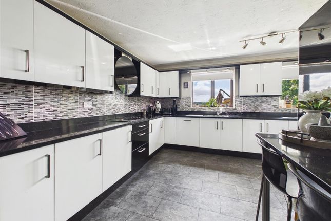 16, Phoenix Road, Sheffield photo 2