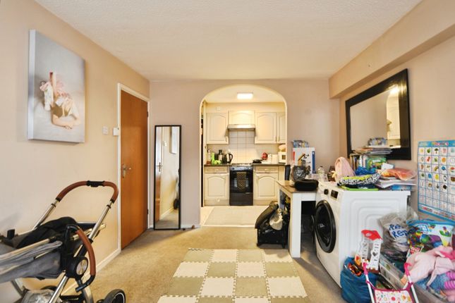 Flat 11, Spicer Court,, Stanley Road, Enfield photo 3