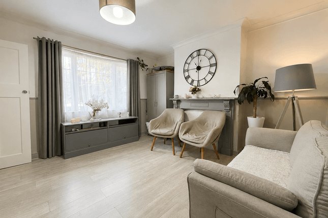 2 Hermon Grove, HAYES photo 2