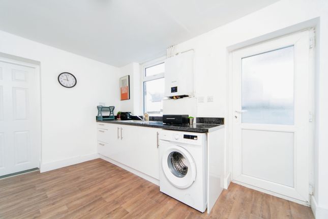 14, Laurel Road, BIRKENHEAD photo 3