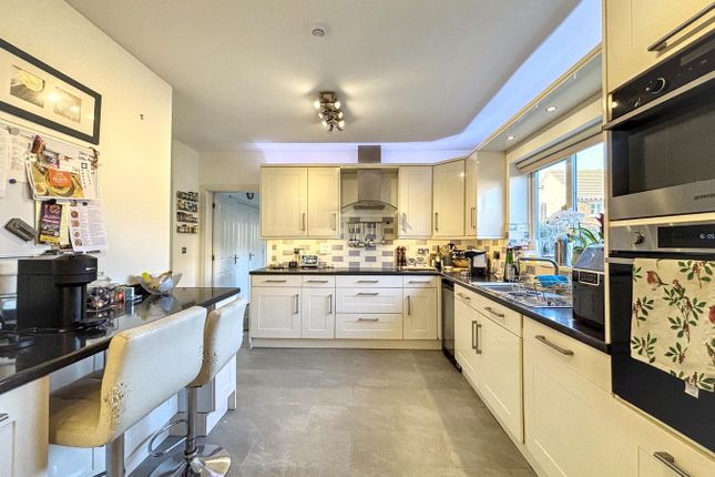 6, Hornbeam Avenue, Bexhill-on-Sea photo 4