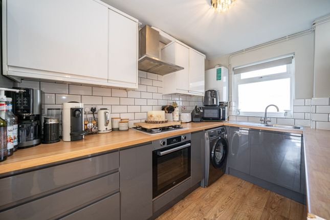 15 Westray, Hemel Hempstead photo 2