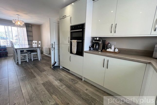112, Worcester Court, Porth photo 3