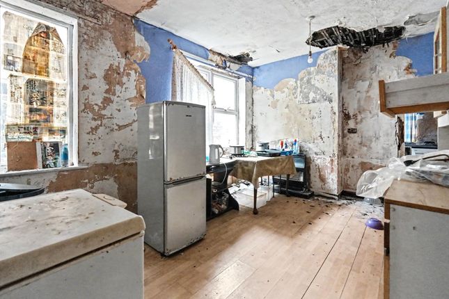 8, Francis Avenue, Prenton photo 4