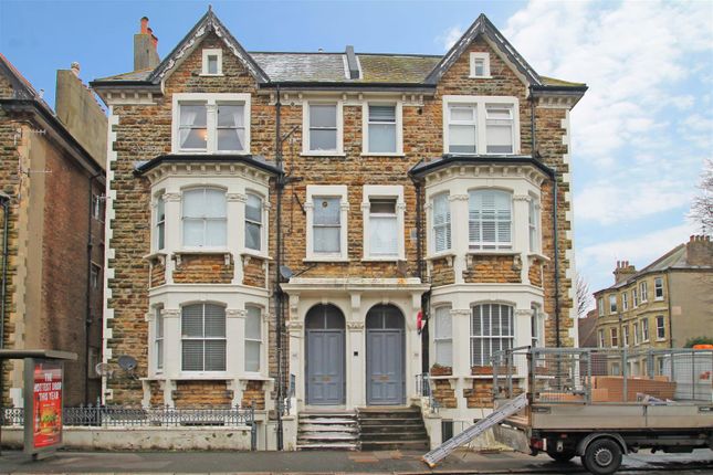 Flat for sale in Cromwell Road, Hove