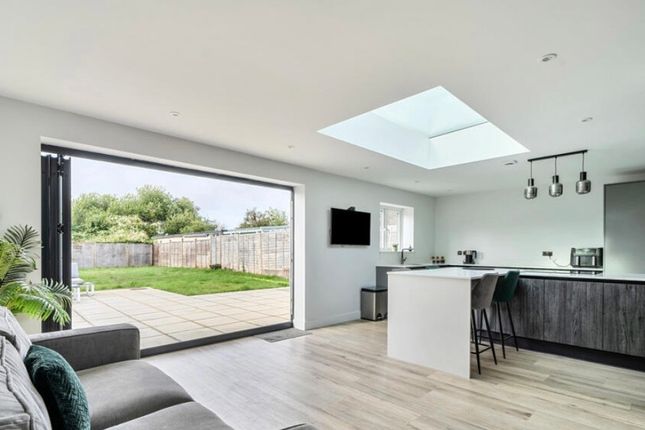 340, Christchurch Road, West Parley photo 2