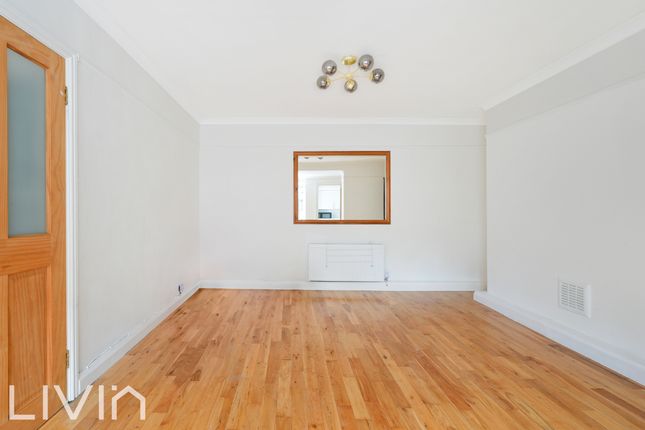 Flat 2, London photo 4
