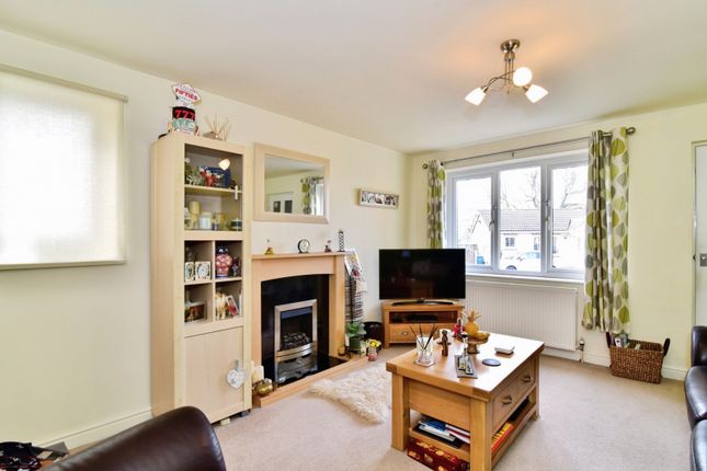 37, Broomwood Gardens, South Yorkshire photo 3