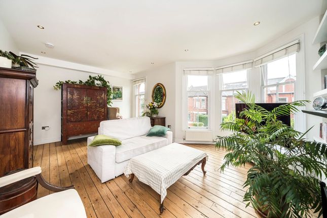 18A, Burnbury Road, London photo 4
