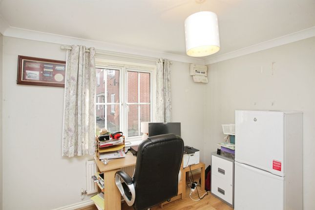 33, Coton Park Drive, RUGBY photo 4