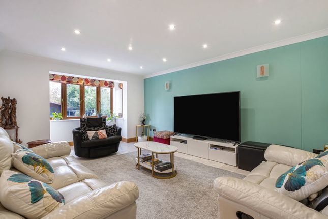 26, Childs Hall Road, Bookham photo 4