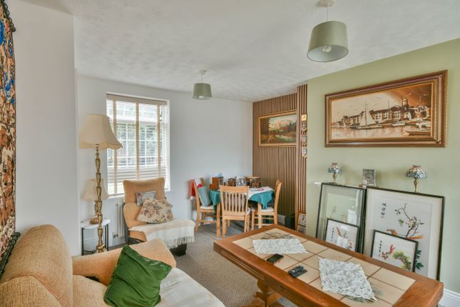 2, Fellgate Gardens, Felling photo 4