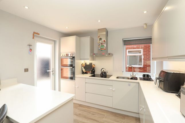 3-bed detached on 57 Old Hall Road, Chesterfield, £250,000