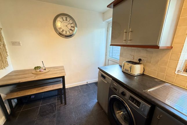 17, Highfields Close, Dunstable photo 3