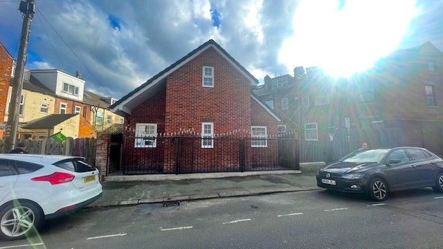 Detached house to rent in Clough Road, Sheffield S1