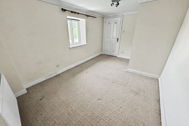 7 Station Road, Tiverton photo 3