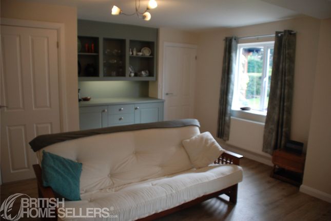 13, Bell Avenue, Macclesfield photo 4