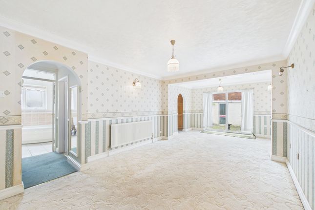 20 Allistonway, Stanford-Le-Hope photo 2