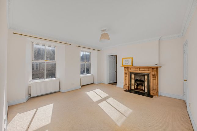 Flat 2,, 61a, Long Street, Gloucestershire photo 3
