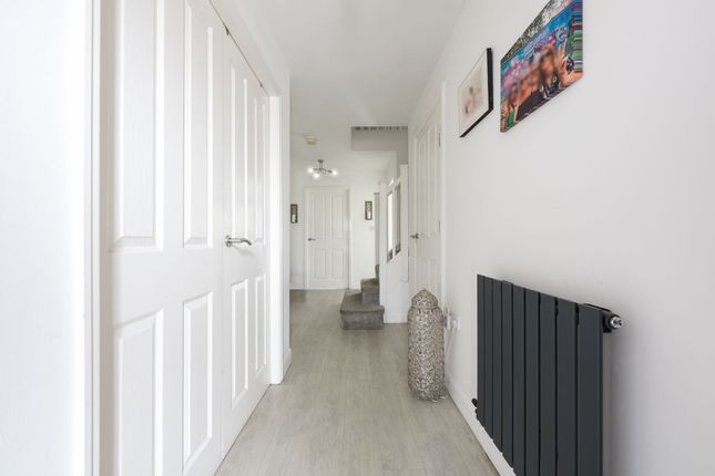 1 Daisy Way, Southport photo 2