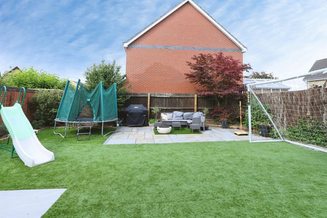 12, Dickens Drive, Stamford photo 4