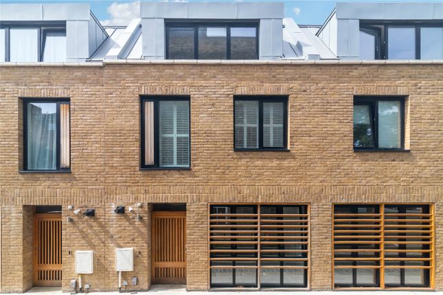 105C, Camden Mews, London photo 2