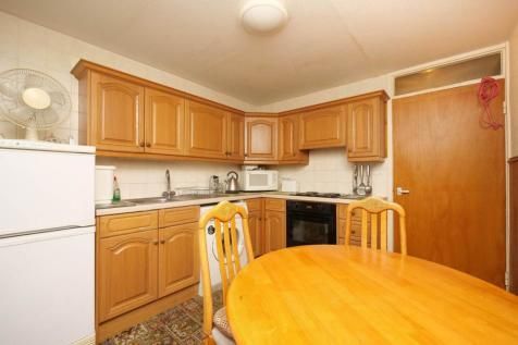 Property for sale in Leeds Road, Shipley