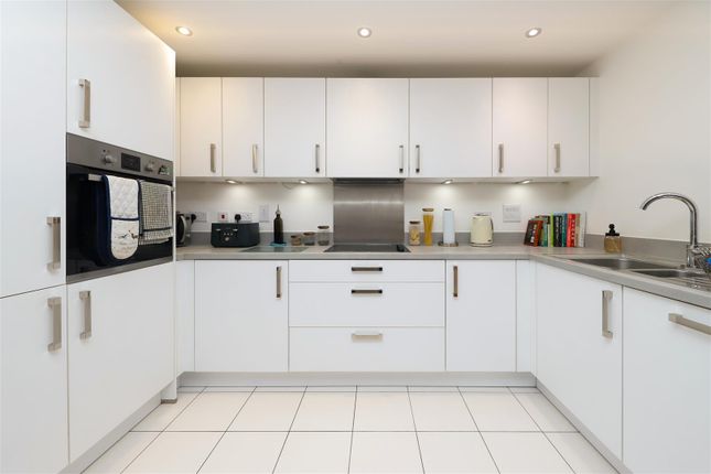 64, Walsham Court, Ickenham photo 4